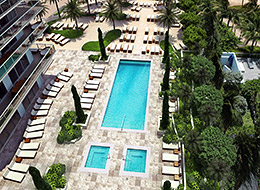 Beachfront pool
